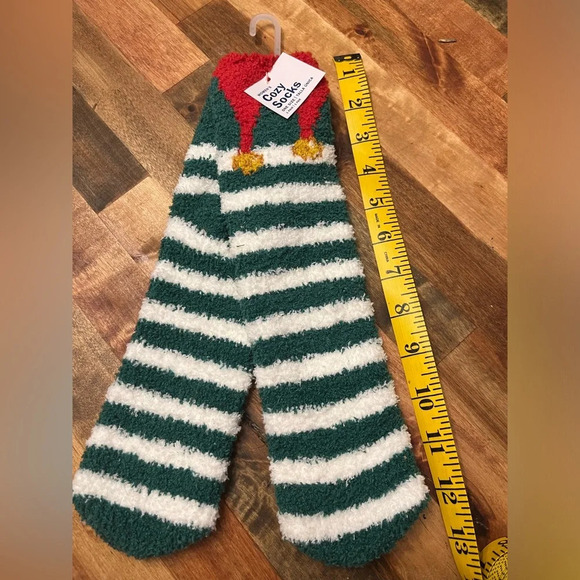 WOMEN’S WARM FUZZY CHRISTMAS HOLIDAY SOCKS, NWT New with Tags - Picture 4 of 4